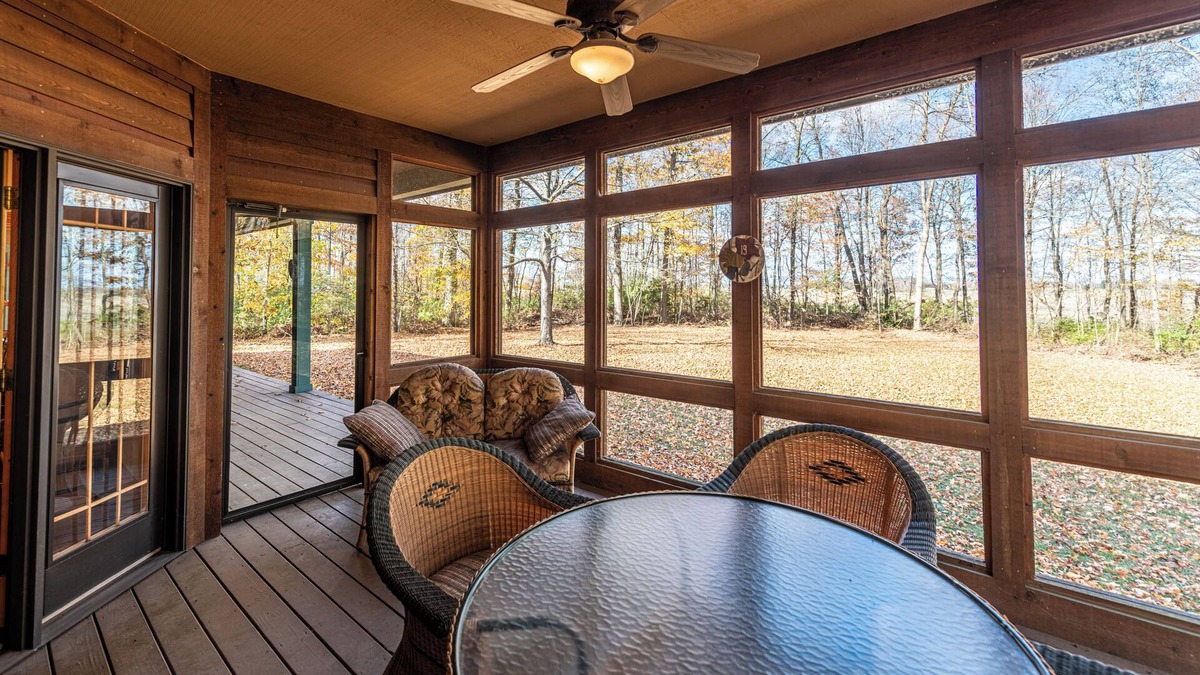 Cuba Cabin | Cottage in the Woods - Farm Style