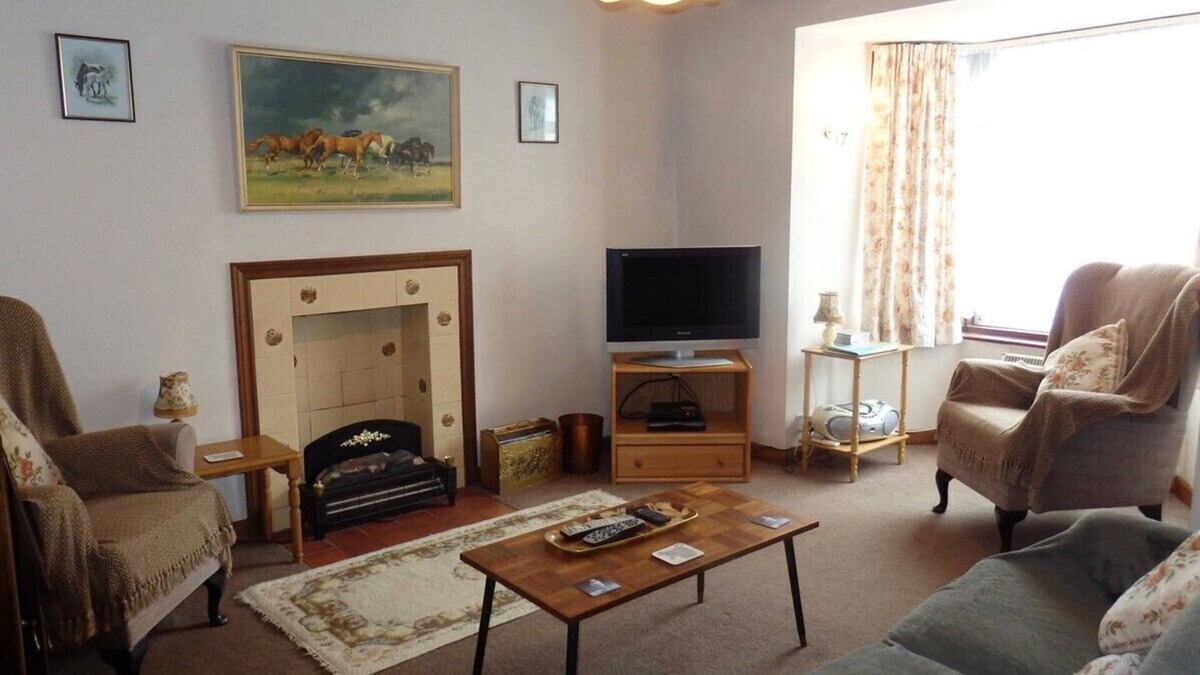 Trefin Cottage | Cottage in Trefin, Nr St Davids, Pembrokeshire Coast, National Park, West Wales
