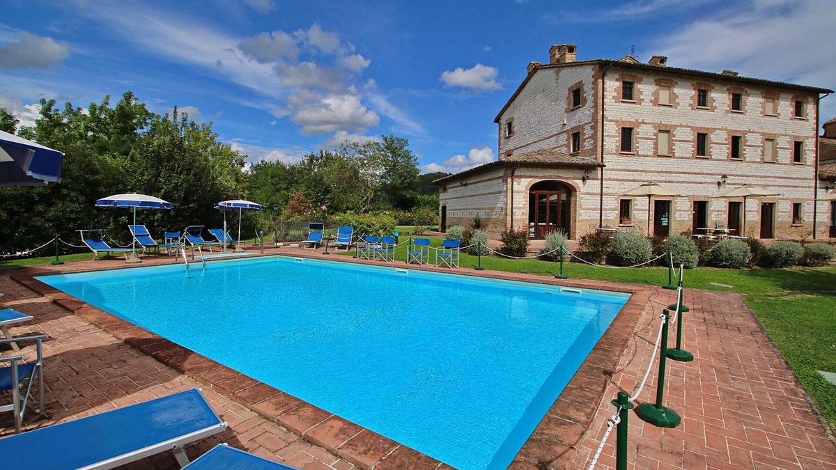 Urbania Apartment | Cottage in Urbania with Pool & Terrace