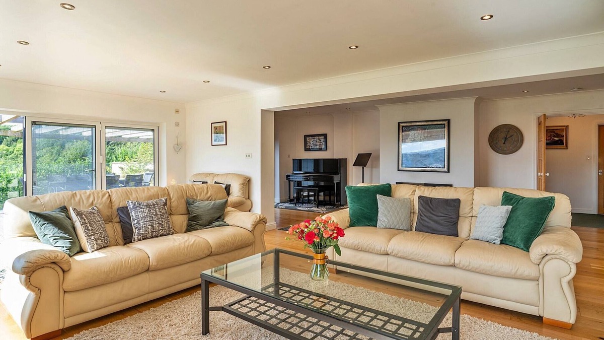 Newton Saint Cyres House | Cottage in Whitestone with Garden & Games Room