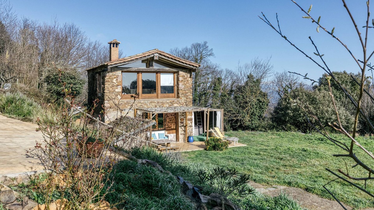 Susqueda Cottage | Cottage 'La Calma' with Mountain View, Wi-Fi and Air Conditioning