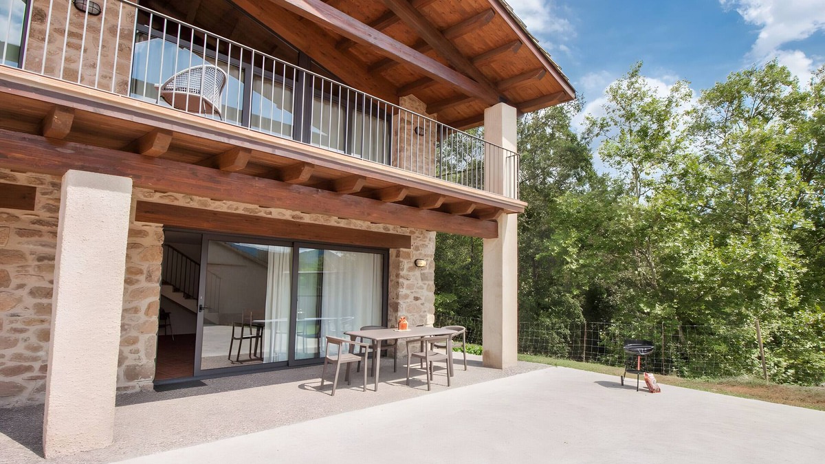 La Vall de Bianya Cottage | Cottage 'La Cabanya Planella' with Mountain View, Private Terrace and Wi-Fi