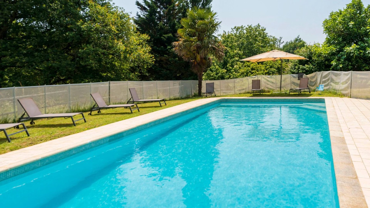 Panjas House | Cottage 'La Gersoise' with Shared Pool, Private Terrace and Wi-Fi