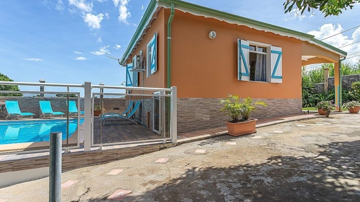 Sainte-Rose House | Cottage La Perle (pool, BBQ, view on moutains, sea, rivers, forests)