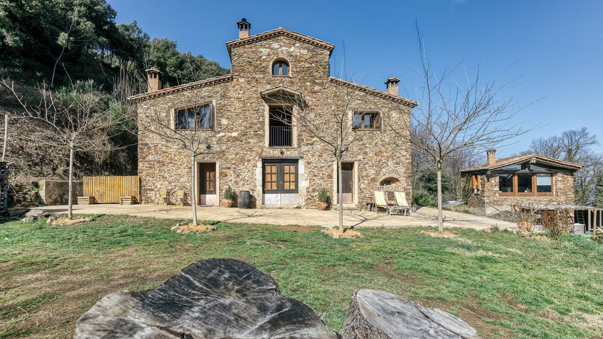 Susqueda Cottage | Cottage 'La Rústika' with Mountain View, Shared Garden and Wi-Fi