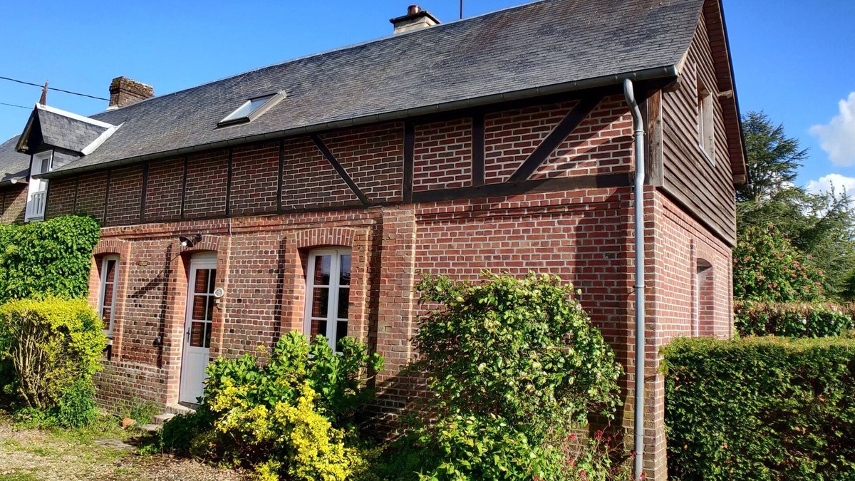 Bois-d'Ennebourg House | Cottage la Salamandre sleeps 6