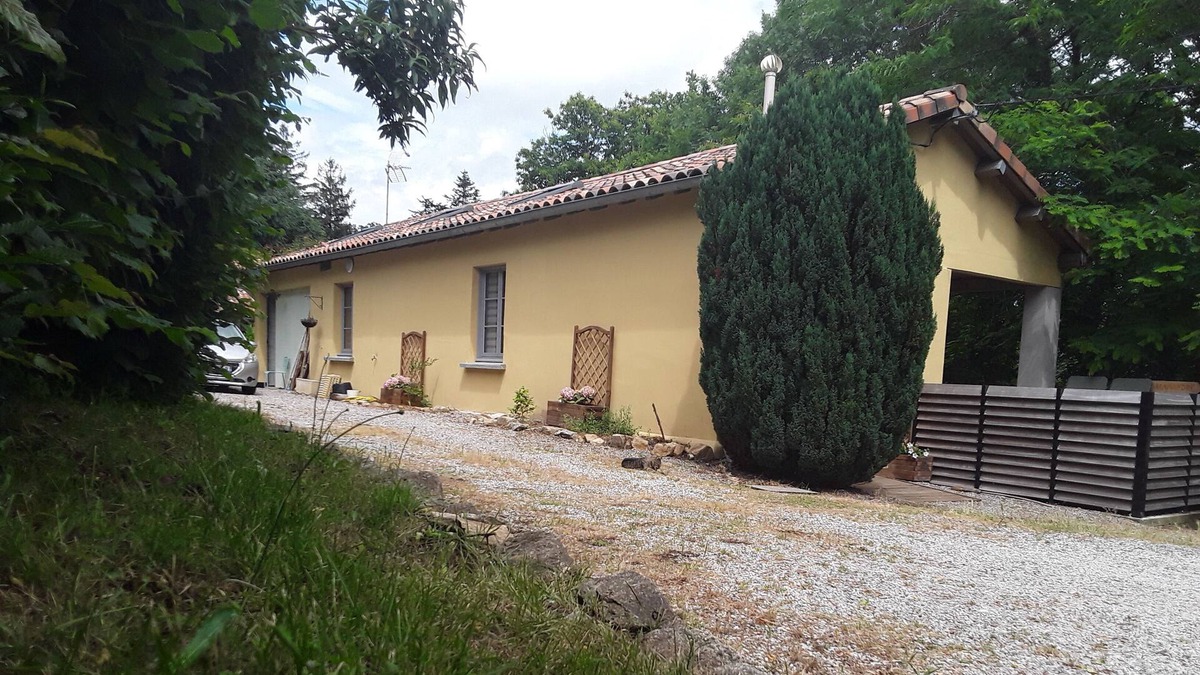Saint-Denis House | Cottage "La Salamandre" 4 people in Saint-Denis.
