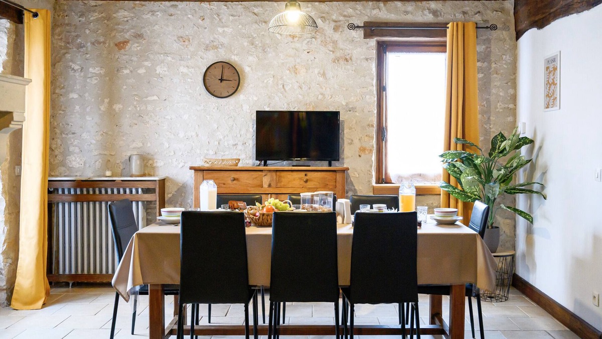 Chenou Cottage | Cottage 'Le Cerisier' with shared garden and Wifi