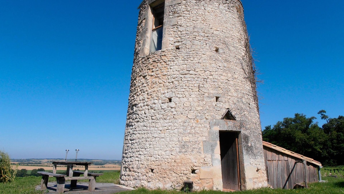 Haute-Saintonge Cottage | Cottage "Le Moulin De La Garenne" with Private Garden