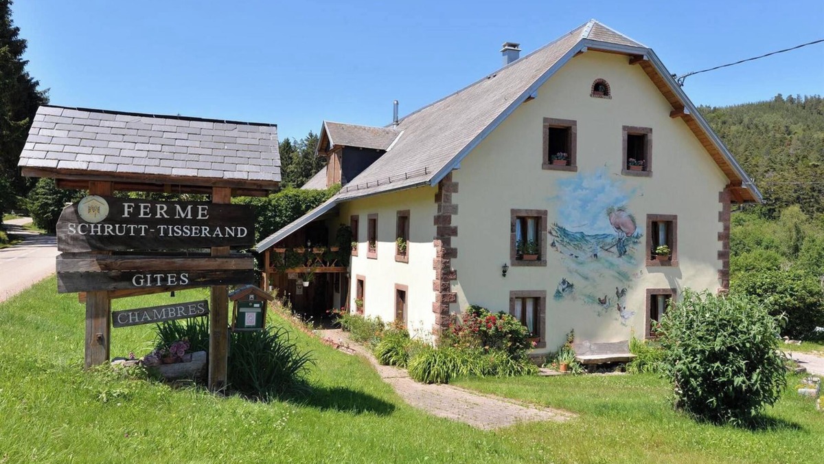 Orbey Cottage | Cottage "Les Pruniers" with Shared Garden & Wi-Fi