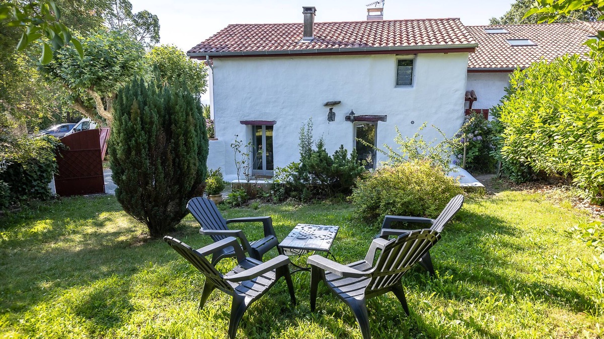 Urcuray Cottage | Cottage located in a natural environment, located between sea and mountain.