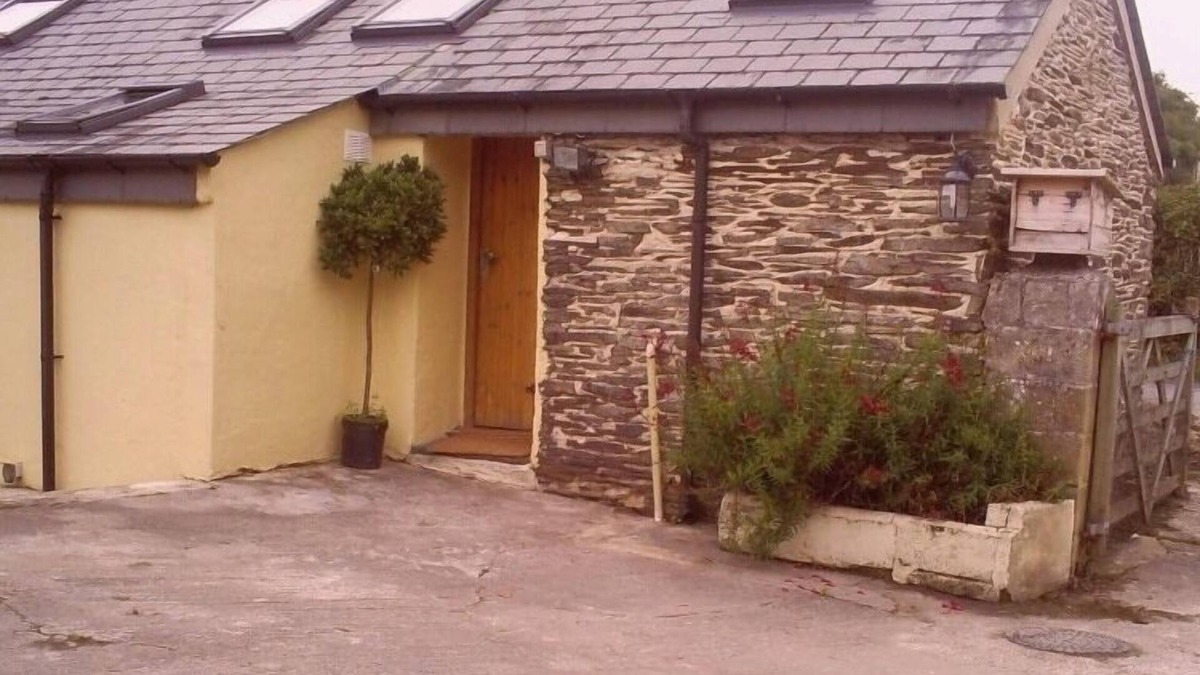 Penrose Cottage | Cottage near Porthcothan Beach