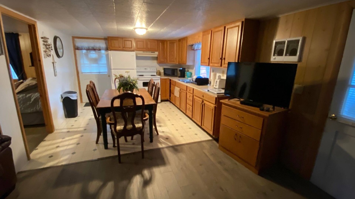 Crisfield House | Cottage near the Bay