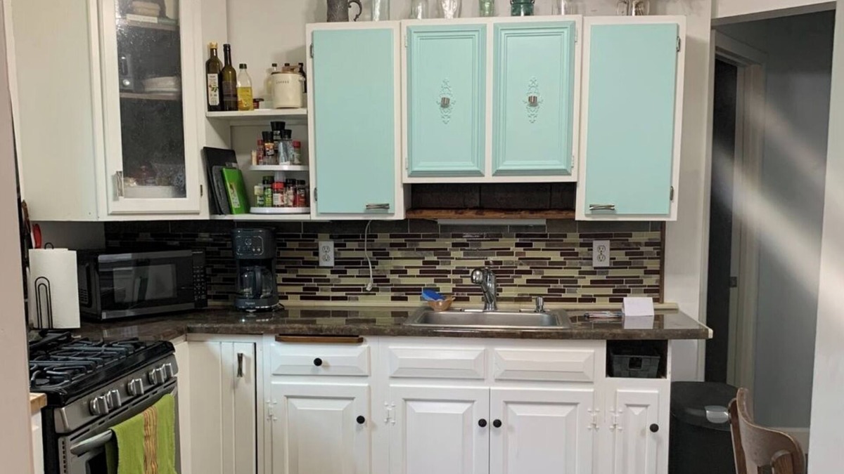 Blasdell Cottage | Cottage near the beach, downtown Buffalo, Niagara Falls and Highmark Stadium