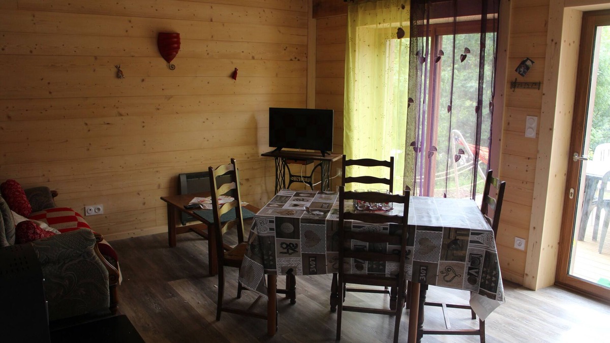 Bonlieu Ski Chalet | cottage of beautiful waterfalls