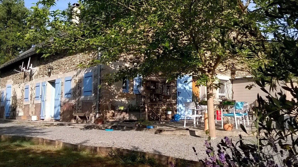 Mirandol-Bourgnounac House | cottage of the Blue House