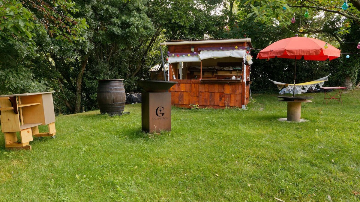 Chenac-Saint-Seurin-d'Uzet Cottage | Cottage on large plot
