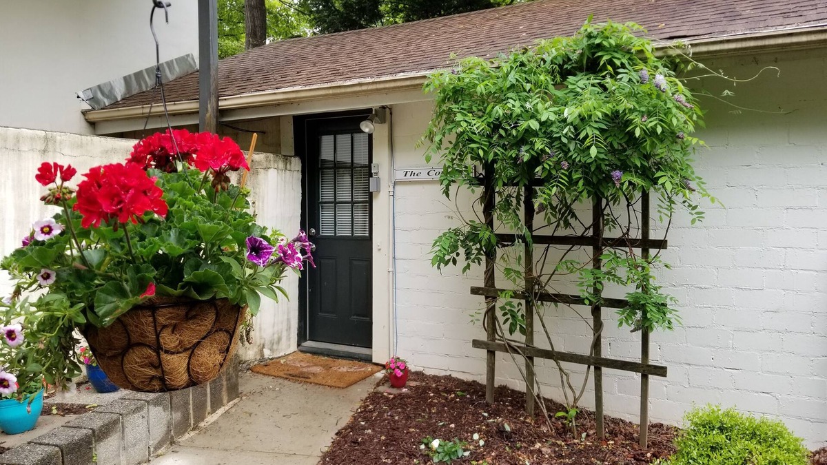 Clayton Apartment | Cottage on Hamby