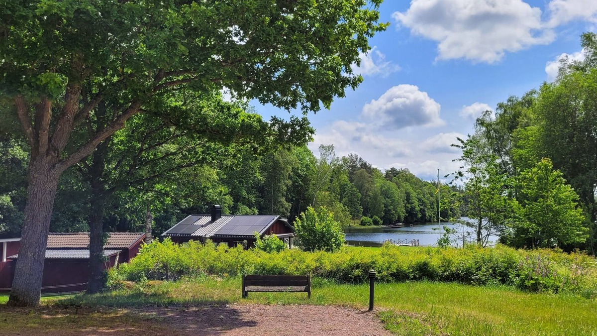Nassjo Cabin | Cottage on lake plot with own dock, boat and sauna