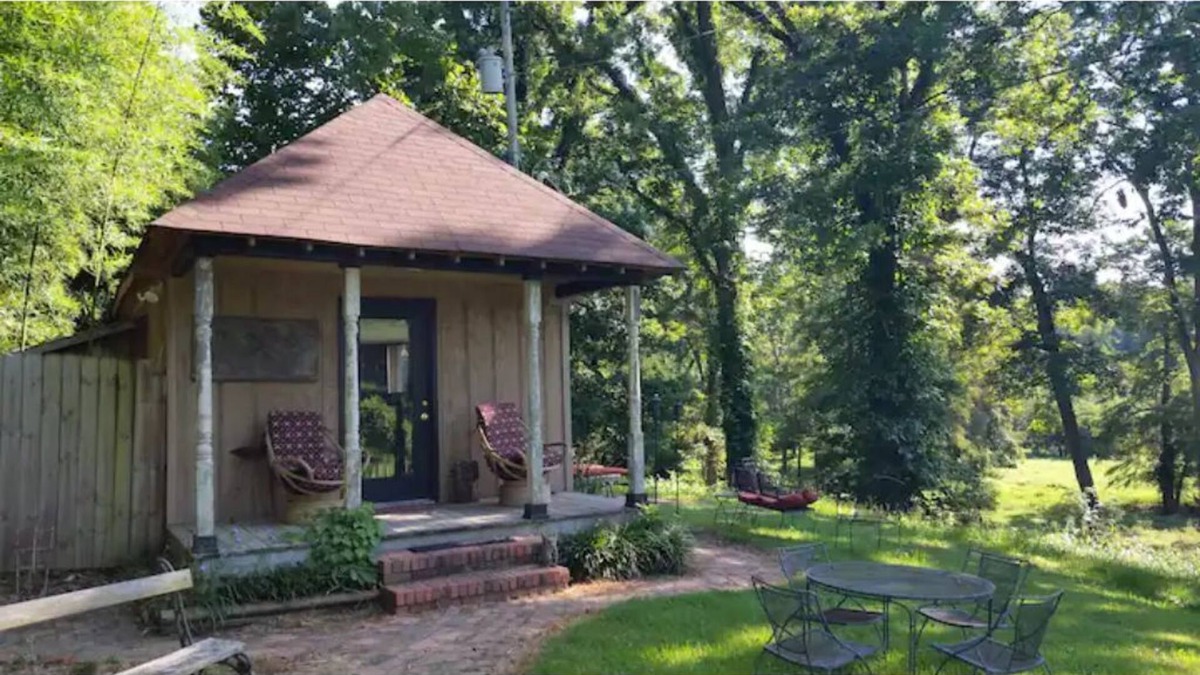 Clarksdale Cottage | Cottage on riverbank one mile from Clarksdale in gated community