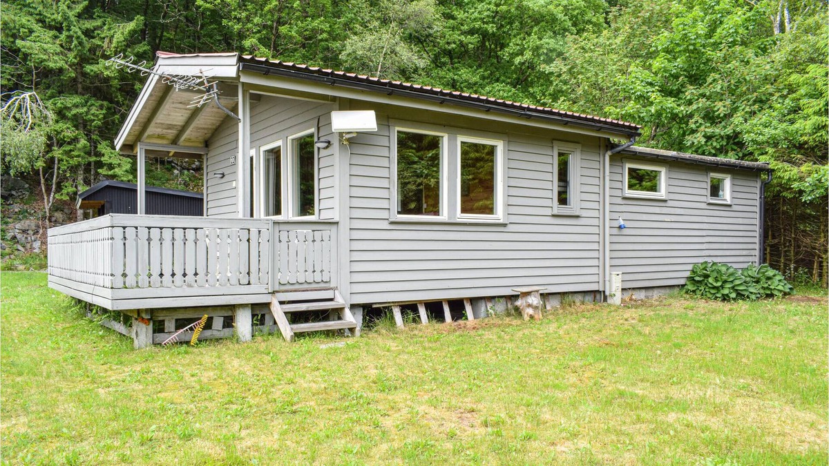 Sira House | Cottage on Sira and outside Flekkefjord.
