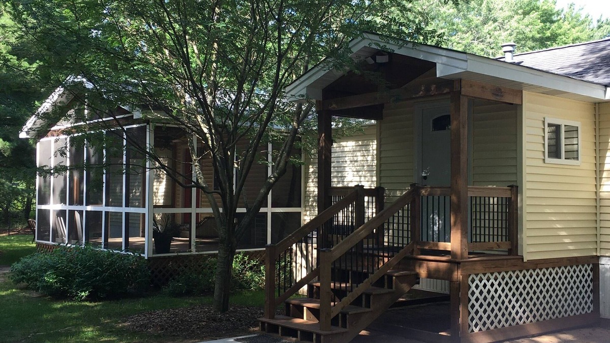 New Lisbon House | Cottage On Sunset 2 Bedroom House Walk To Castle Rock Lake New Lisbon WI