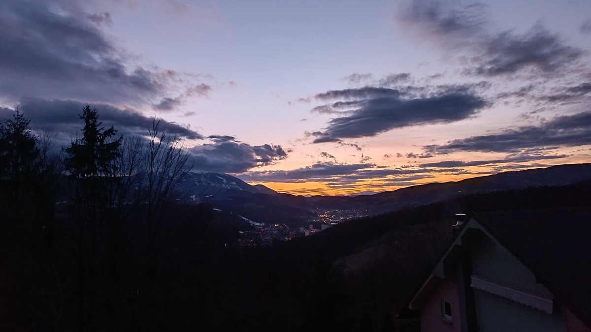 Ravne na Koroskem Cottage | Cottage on the top of the hill with forrest around, overlooking the city.