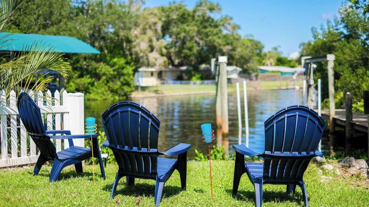Bradenton House | Cottage on the Canal