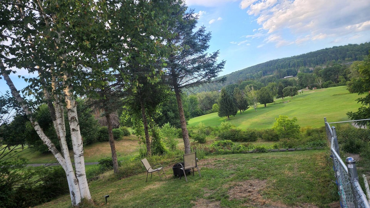 Oneonta Cottage | Cottage on the Country Club