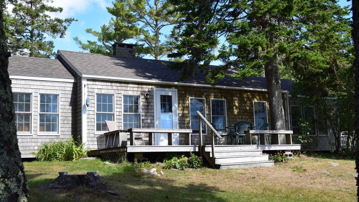 Spruce Head Cottage | Cottage on the Maine coast with stunning views and 245 ft of sandy waterfront