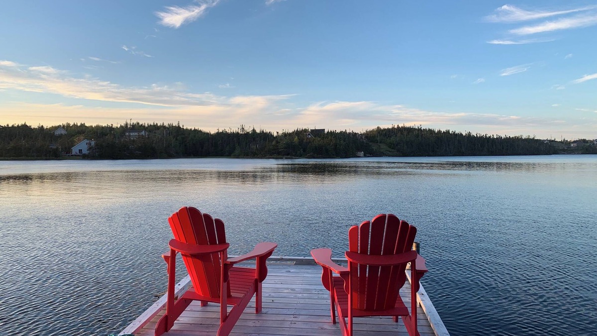 Whitbourne Cottage | Cottage on the pond with hot tub -fully outfitted and excellent family get-away.