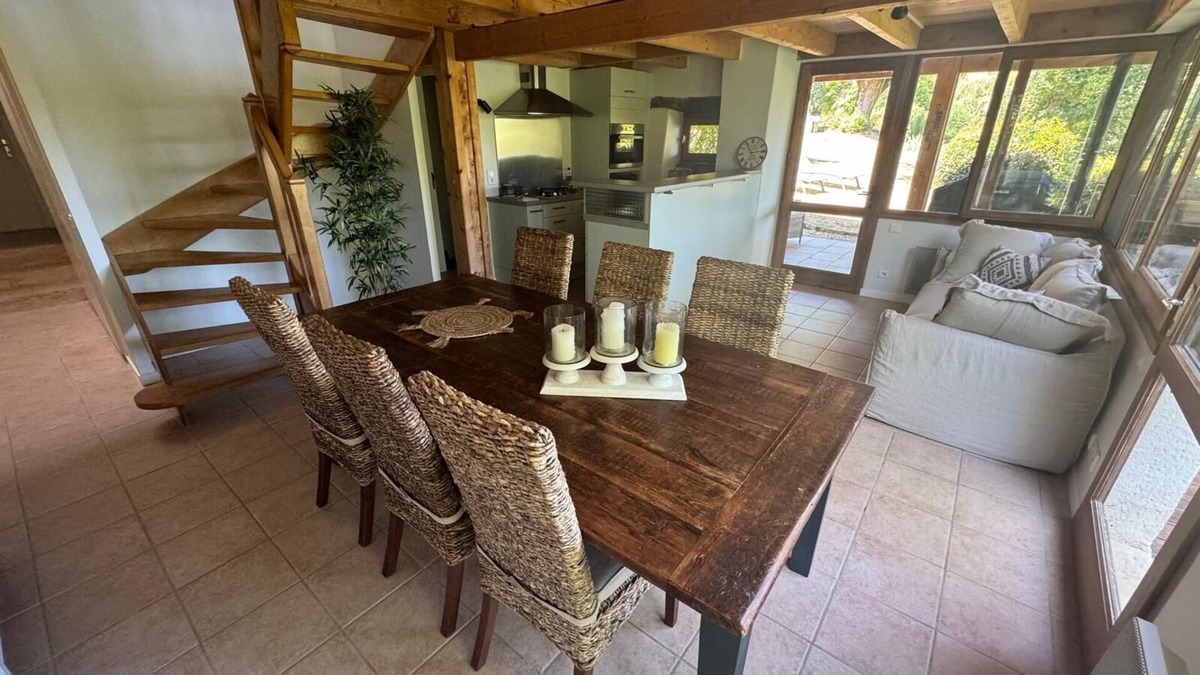 Prayssac Cottage | Cottage on the River Lot with spectacular riverside views.