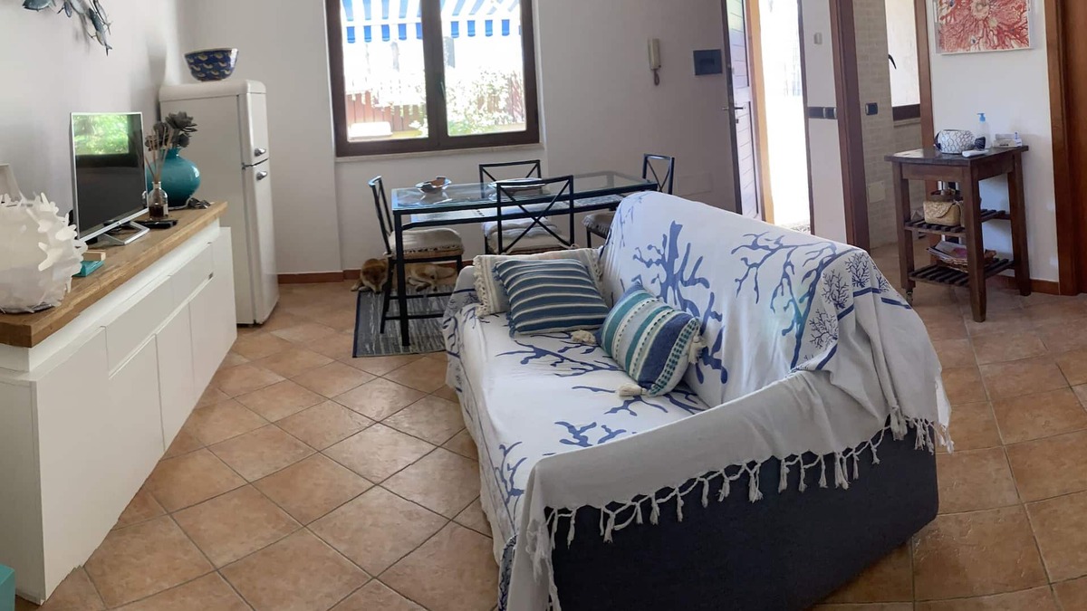 Latina Lido House | Cottage on the sea in residence with garden