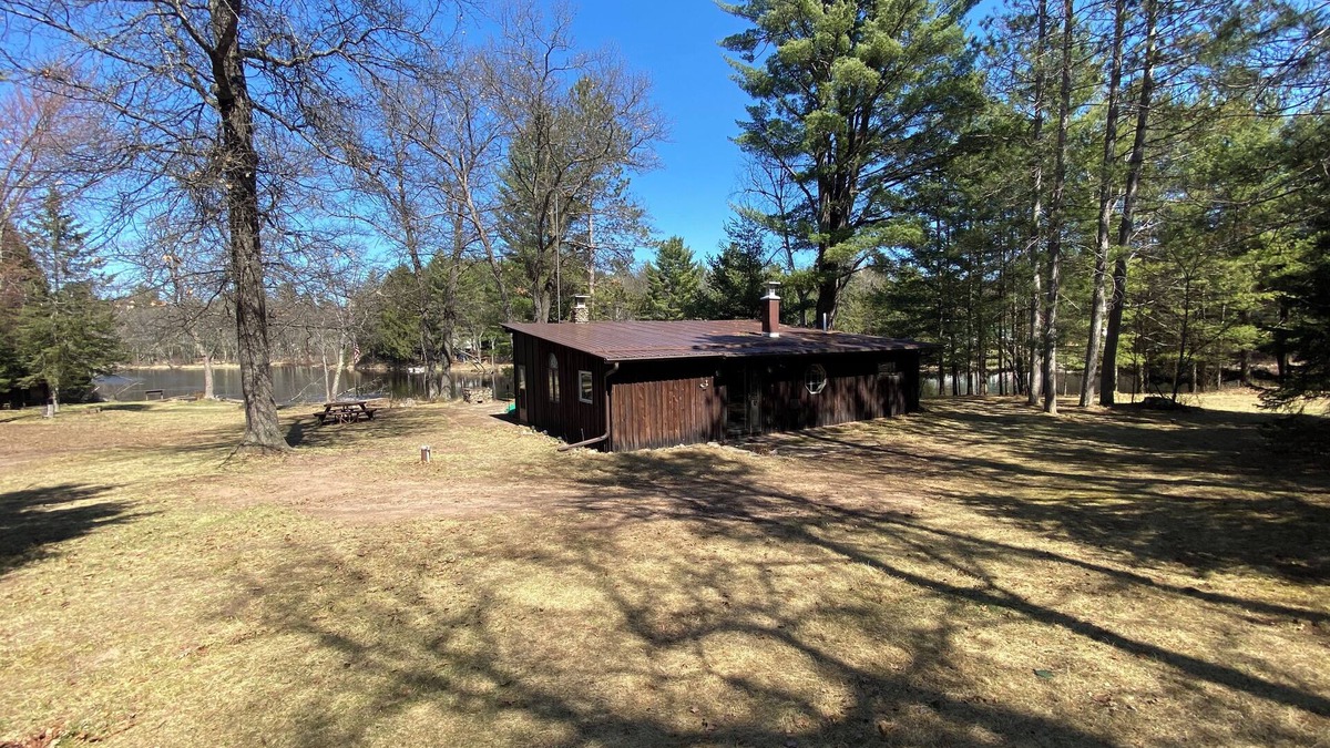 Lake Tomahawk Cottage | Cottage on the WI River. Enjoy the nature and beauty of the North Woods.