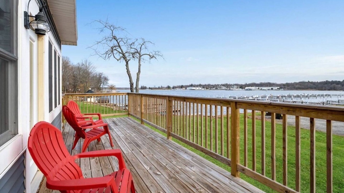 Montague Cottage | Cottage on White Lake with private dock