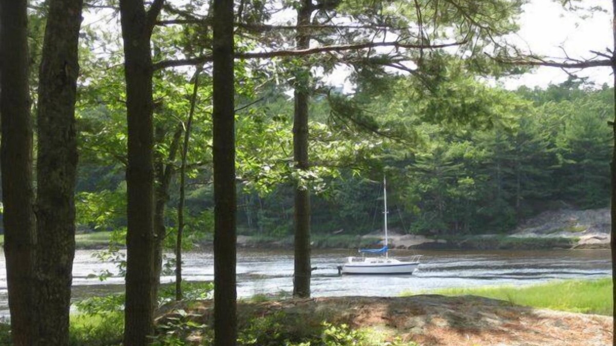 Arrowsic Cottage | Cottage Overlooking Water