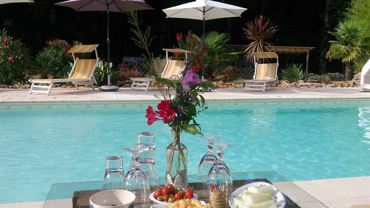 Grolejac Ski Chalet | Cottage, pool and well-being in a charming forest domain of Medieval Perigord