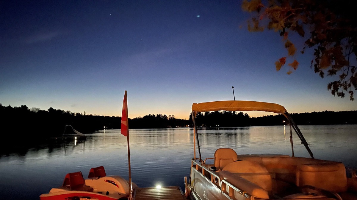 Tudor and Cashel Cottage | Cottage Rental 5 bedroom- Bancroft, Ontario, Canada.