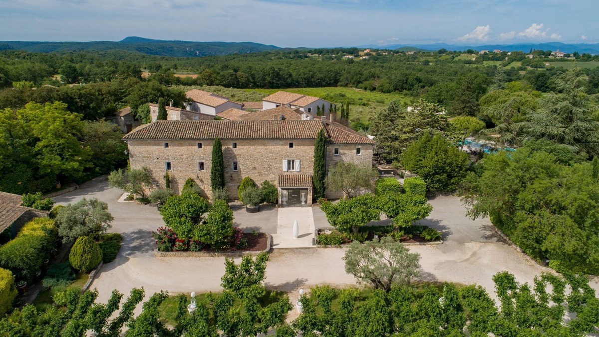 Saint-Privat-de-Champclos Apartment | Cottage rental in Barjac, between Ardèche & Provence-Swimming pool in the heart of the vineyards