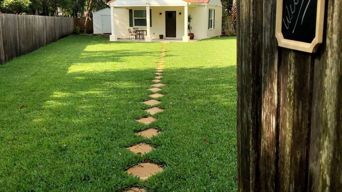 College Park Cottage | Cottage Retreat in the City