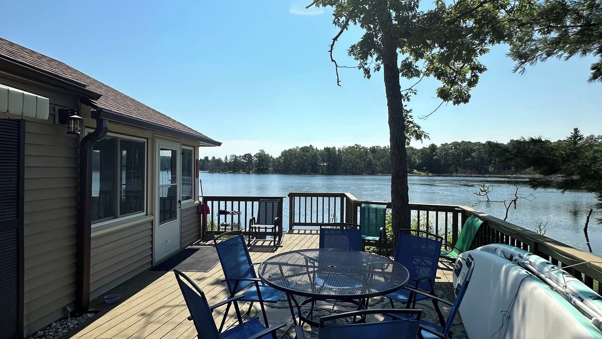 Plainfield Cottage | Cottage Retreat on Beautiful Lake