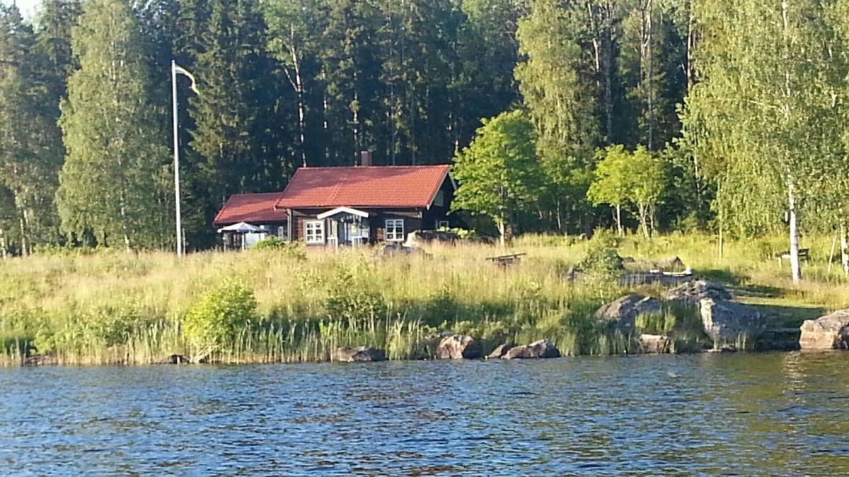 Skinnskatteberg Municipality Ski Chalet | Cottage right by the lake in Bergslagen with sauna and boat