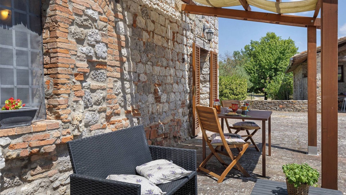 San Macario In Monte Cottage | Cottage 'Rustico Toscano' with Shared Pool, Shared Garden and Wi-Fi