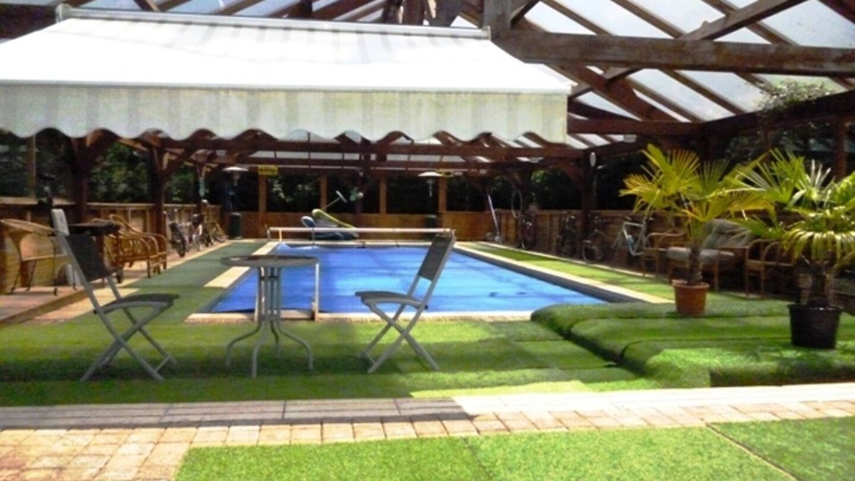 Bessines-sur-Gartempe Cottage | Cottage situated within beautifully Secluded Farmhouse.Stunning Heated Pool Area