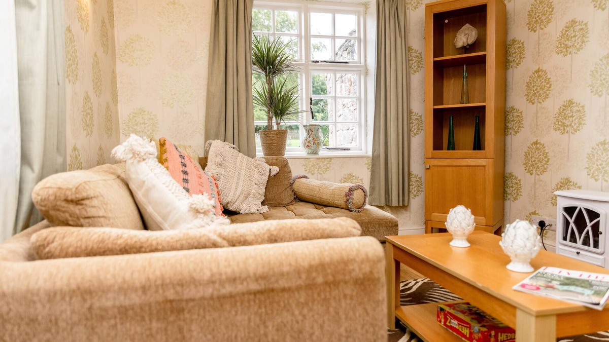 Longford Cottage | Cottage-Shared Bathroom-Terrace-Cottage