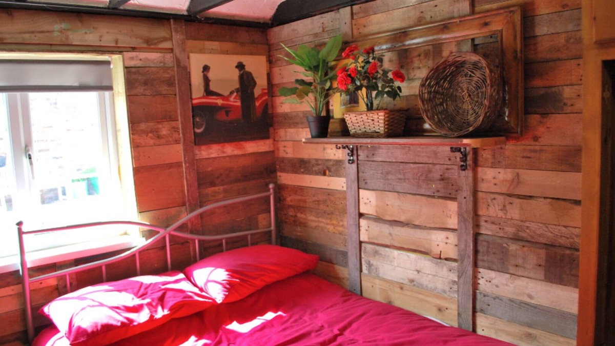 Stockton-on-Tees Cottage | COTTAGE SLEEPING 4 HAYSTACK/HAYLOFT NEXT TO FOX COVERT PUB YARM