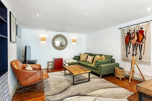 Campden Apartment | Cottage Style Three Bedroom House