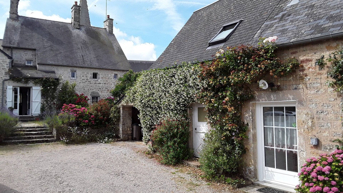 Picauville Cottage | COTTAGE - Theme Seasonal rental - Watercolor Stage tours