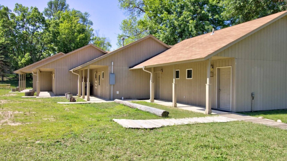 Clitherall Cottage | Cottage VI | Sunrise by the Lake, Campfire, Kayaking | Legacy Lakeside Resort