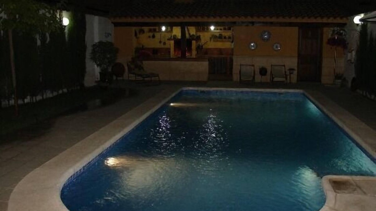 Motilleja Cottage | Cottage "Villa Parchis" for 12 people